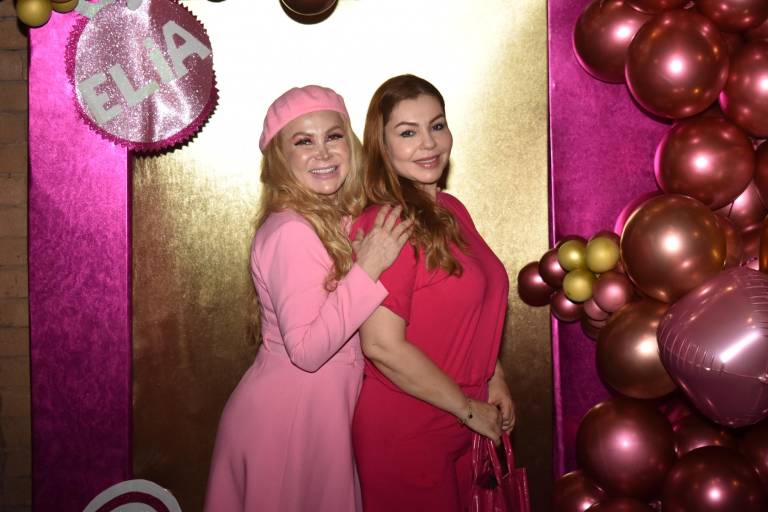 Celebra Rosa Elia Chávez con Barbie un ¡Feliz Cumpleaños!