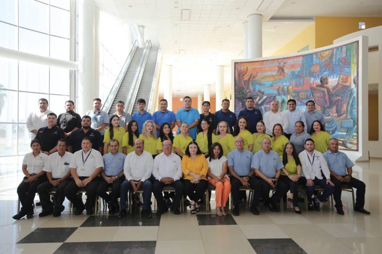 Celebra Centro de Convenciones sus primeros 15 años de fundación