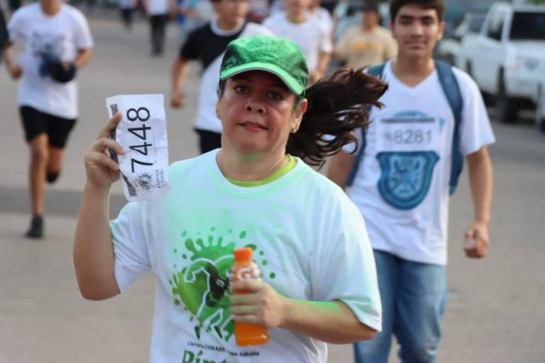 Se pintan de verde en la séptima edición de la carrera de Cobaes