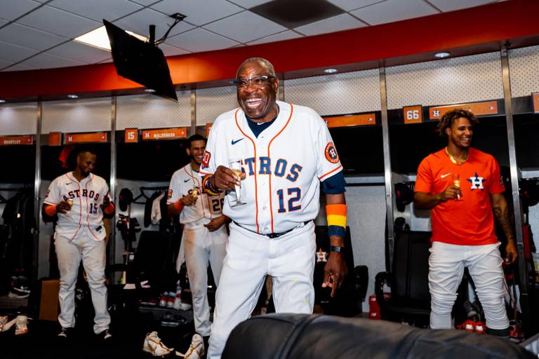 Dusty Baker ingresa al club de las 2 mil victorias, tras triunfo de Astros
