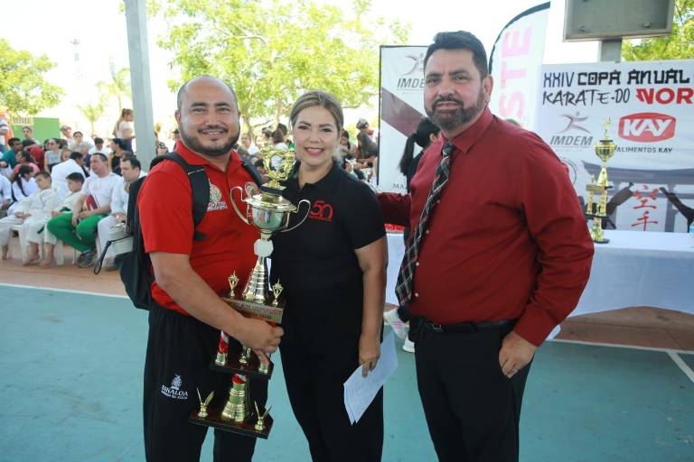Reciben dojos distinción de asistencia en Copa Noroeste