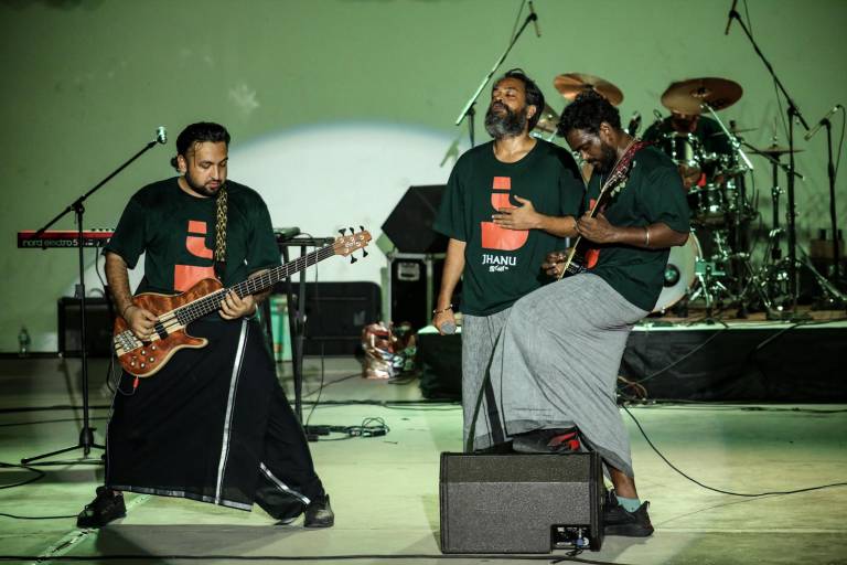 Comparte Jhanu la intensidad del rock de la India con los sinaloenses