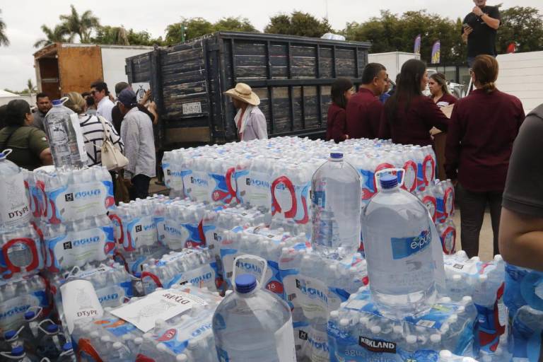 Aquatón recauda más de 828 mil litros de agua para comunidades con sequía en Sinaloa