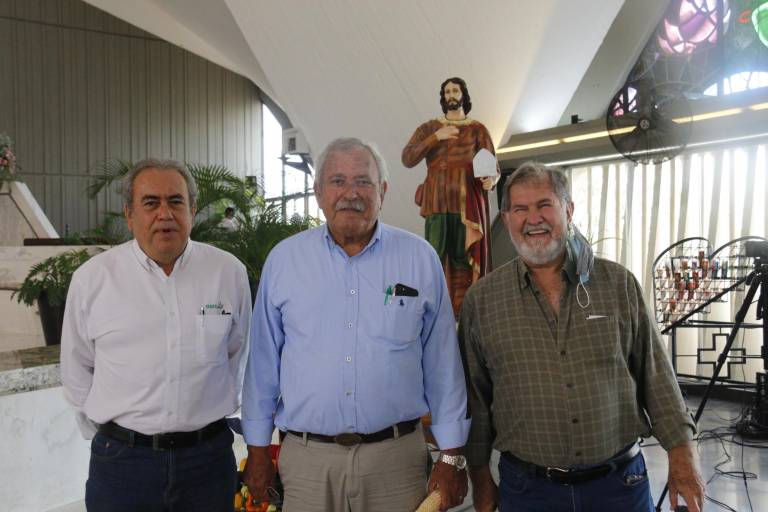 Los agricultores agradecen por el trabajo en el campo