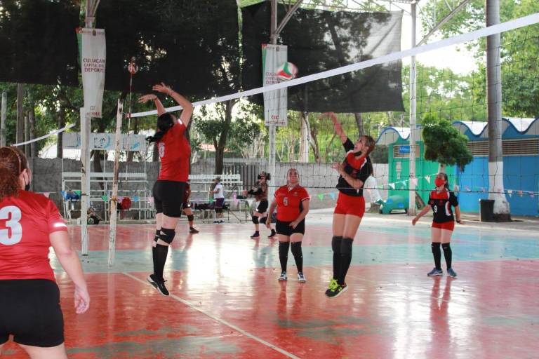 Imponen sus remates en Torneo de Voleibol Femenil Culiacán Ciudad Capital