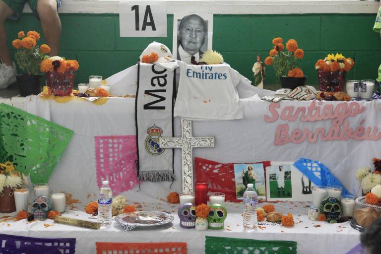 Realiza el Instituto Senda su tradicional concurso de altares en el Día de Muertos