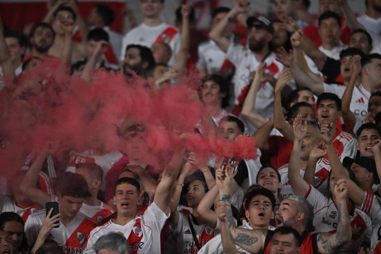 Clausuran estadio Monumental de River por uso indebido de pirotecnia