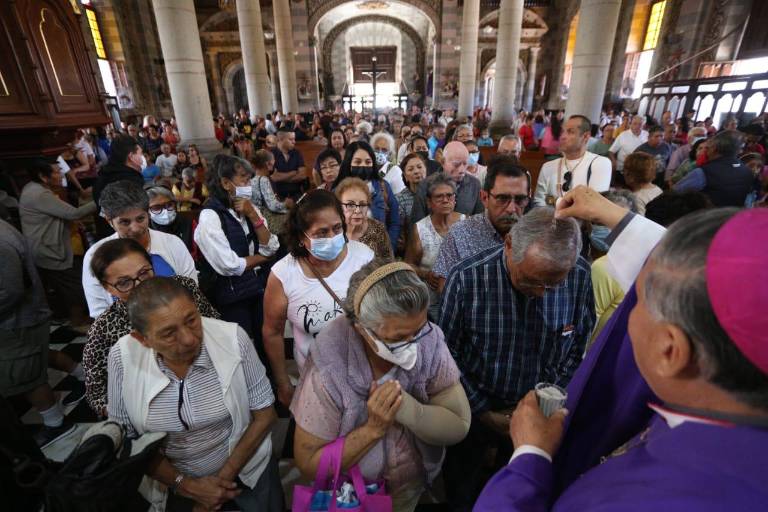 Llama Obispo de Mazatlán a vivir la caridad en esta Cuaresma