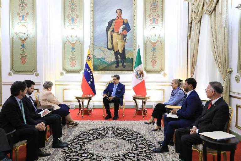 Viaja Alicia Bárcena a Venezuela para reunirse con Nicolás Maduro