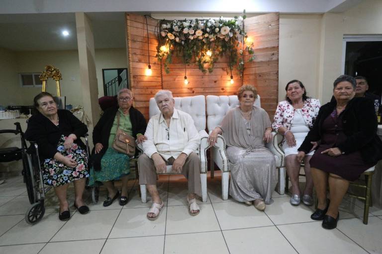 María de la Paz Garzón y Adolfo Moreno celebran sus 50 años de matrimonio