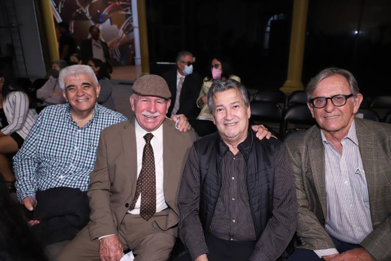 El cineasta Óscar Blancarte recibe emotivo homenaje