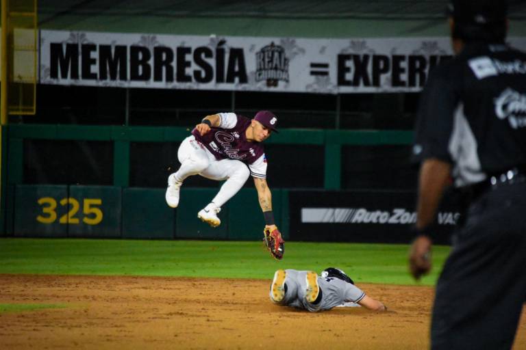 Joey Meneses alcanza los 500 hits en la LMP en victoria de Tomateros sobre Sultanes