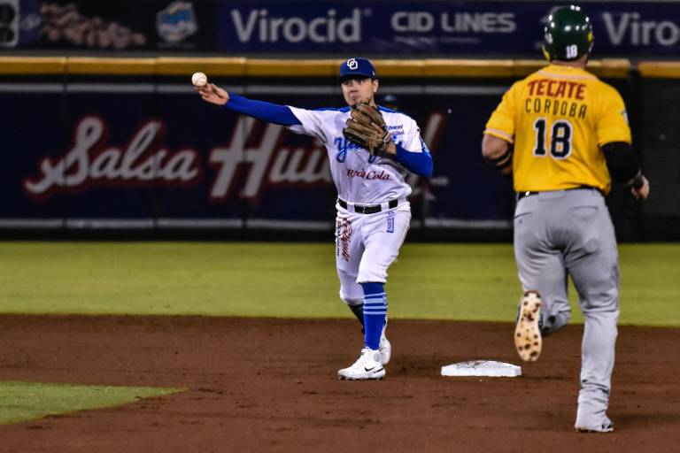Yaquis tumba caña en el primero de la serie