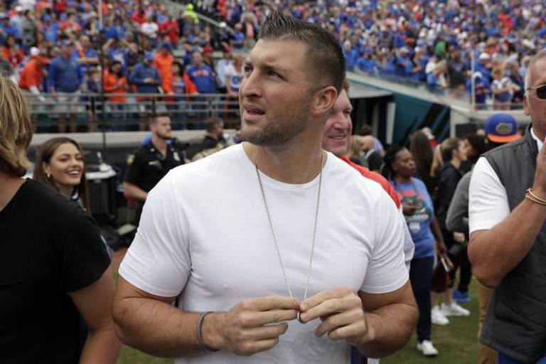 Tim Tebow regresa a la NFL