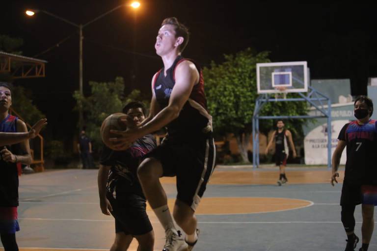 Bulls propina a Pefobas su primera embestida del torneo de Casa Hogar