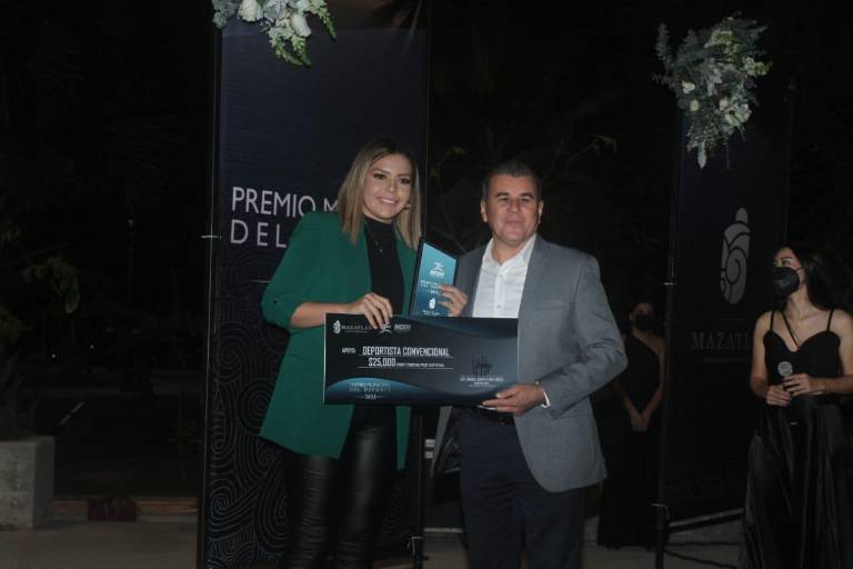 Tamara Cruz y Rosa María Guerrero ganan el Premio Municipal del Deporte, en Mazatlán