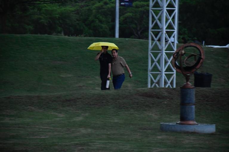 Pronostican fin de semana de intenso calor y lluvioso para Sinaloa