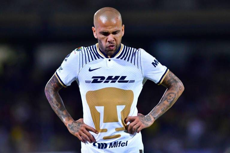 Dani Alves declararía en calidad de detenido en Barcelona
