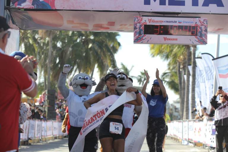 Navolatense Iliana Yee se saca la espina y gana el Maratón Pacífico