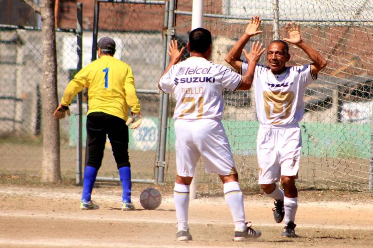 Muralla no suelta la cima de Liga Veteranos Platino