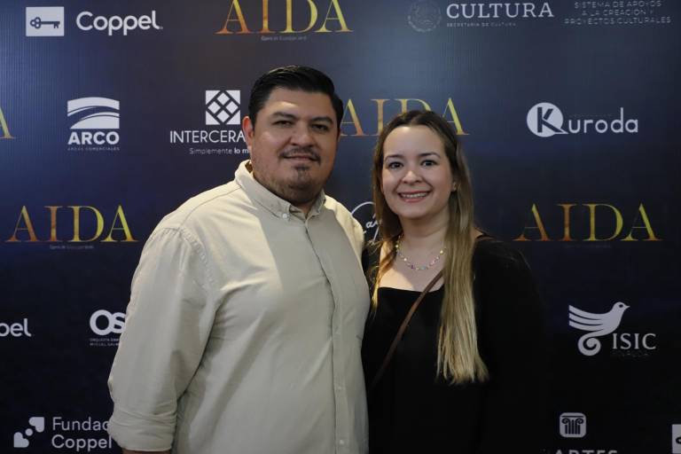 Viven sinaloenses una historia de amor con ‘Aída’