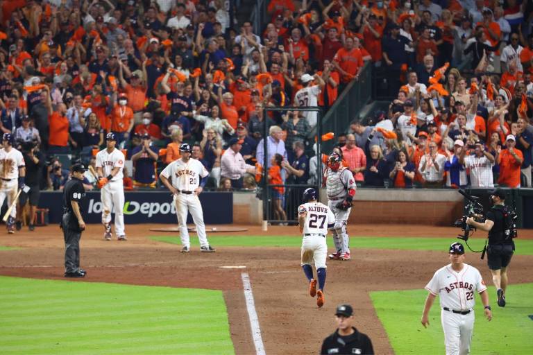 Correa y Altuve guían a Astros al triunfo ante Medias Rojas