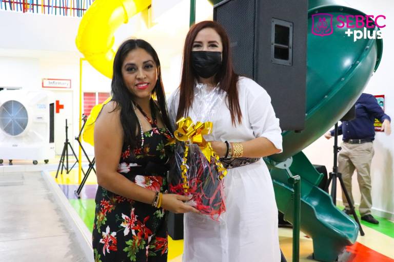 Las consienten en su día en el Colegio SEBEC