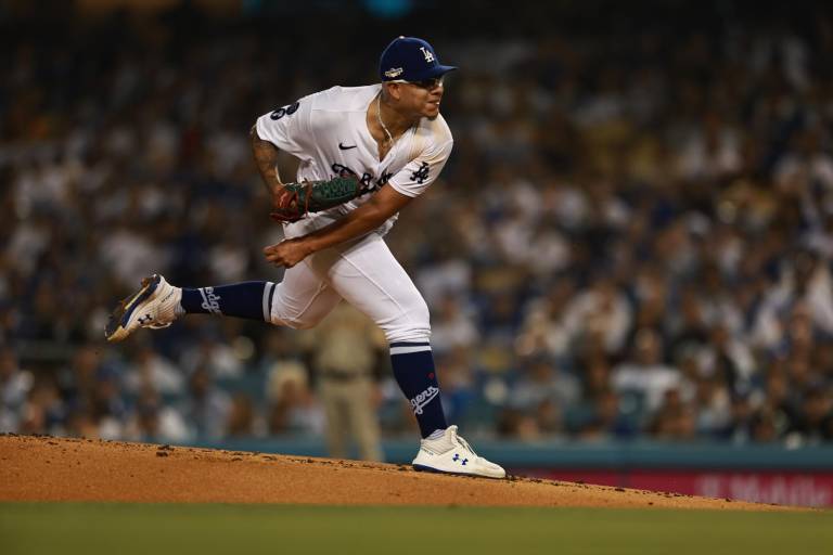 Julio Urías conduce a los Dodgers a la victoria sobre los Padres en inicio de la SDLN