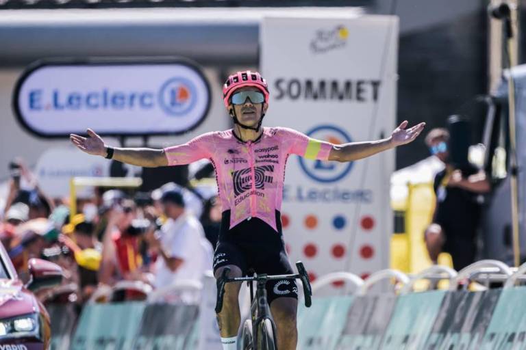 Richard Carapaz da a Ecuador su primera victoria en el Tour de Francia