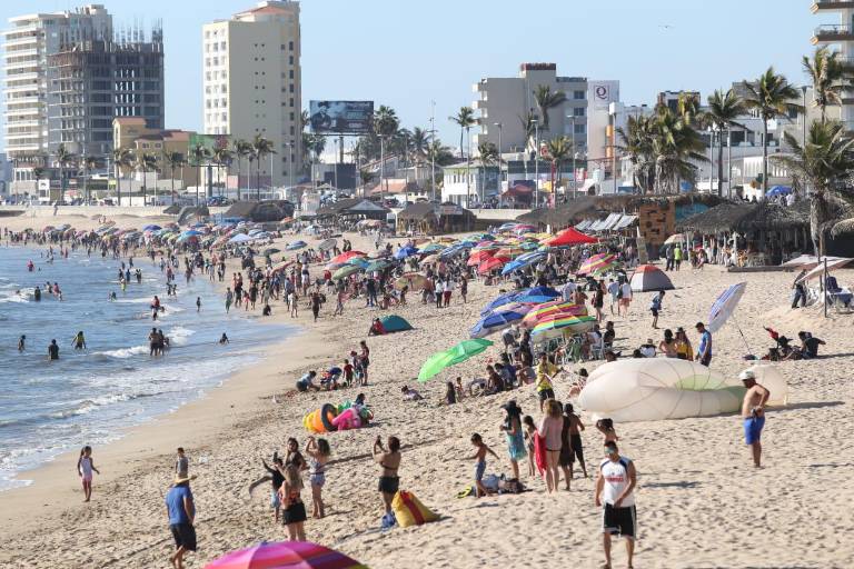 Obispo de Mazatlán llama a turistas a respetar lineamientos sanitarios en vacaciones de Semana Santa