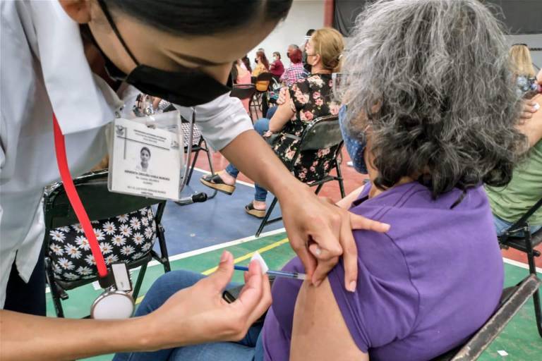 En zona rural de Ahome aplican segunda dosis de vacuna anti Covid-19 a mayores de 60 años
