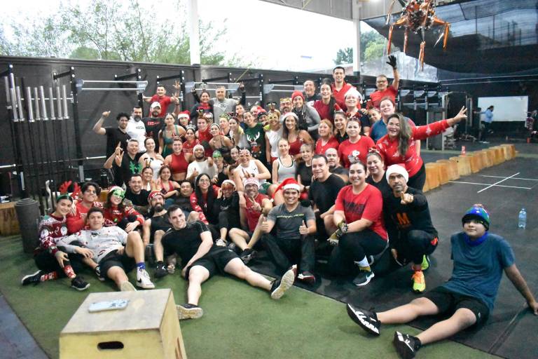 Celebra la comunidad Ludus Magnus entrenamiento masivo