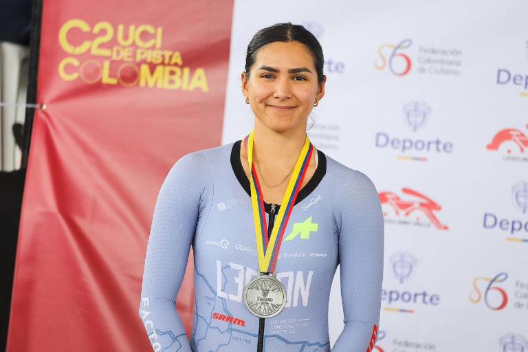 Sinaloense Yarely Salazar sube al podio con medalla de plata en Colombia