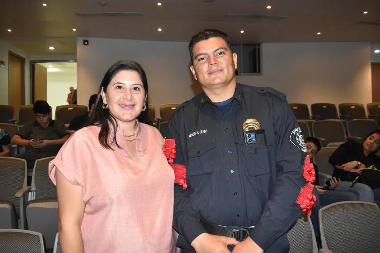 Celebran bomberos su día con reconocimientos y ascensos