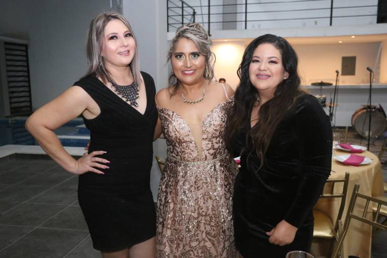 Nancy Alatorre festeja una vuelta más al sol