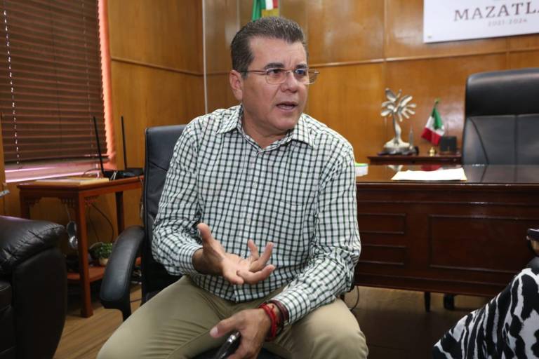 Investigan a policías de Mazatlán por presuntamente pedir dinero