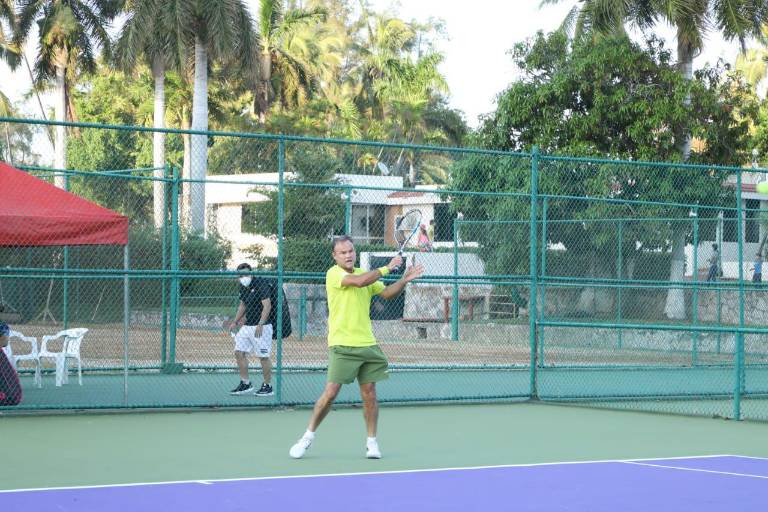 Se definen finalistas del Torneo de Tenis Copa Amstel de la Raza 2021