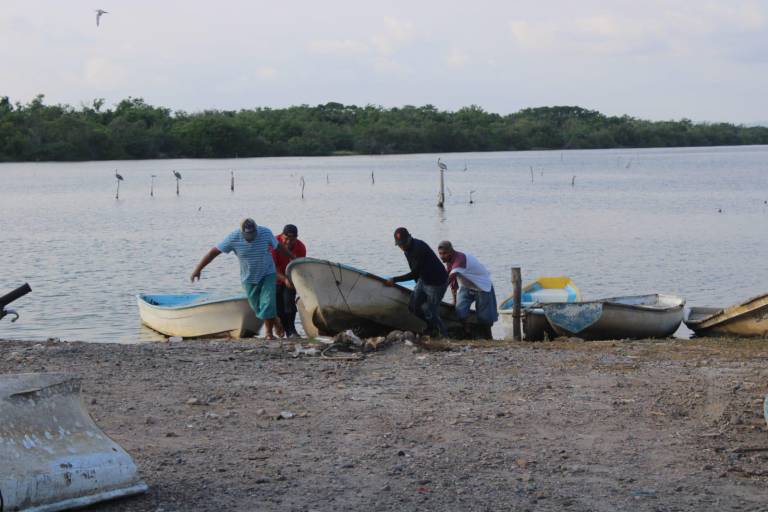 Sistemas lagunares podrían ‘morir’ sin aporte de agua de presas: líderes pesqueros