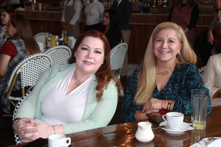 Con visión empresarial, comparte su experiencia