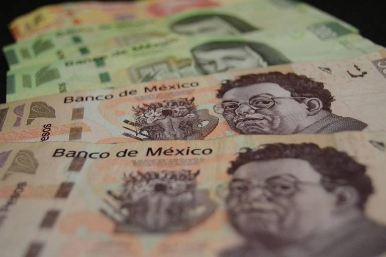 Peso mexicano tiene su mejor bimestre en una década