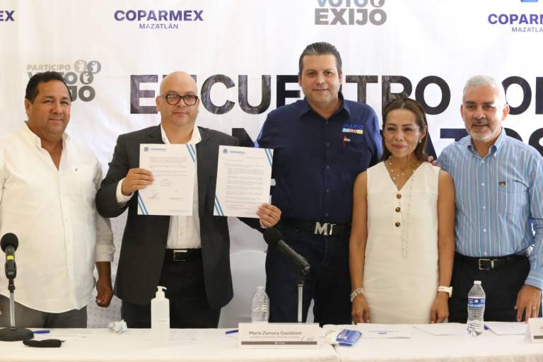 Firma Mario Zamora 10 compromisos con Coparmex en Mazatlán