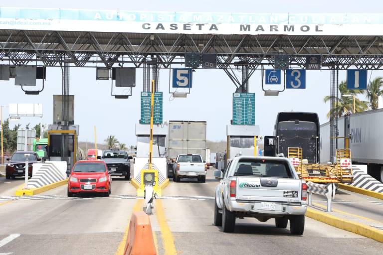 Llegan las vacaciones y aumenta el tráfico en el acceso norte a Mazatlán