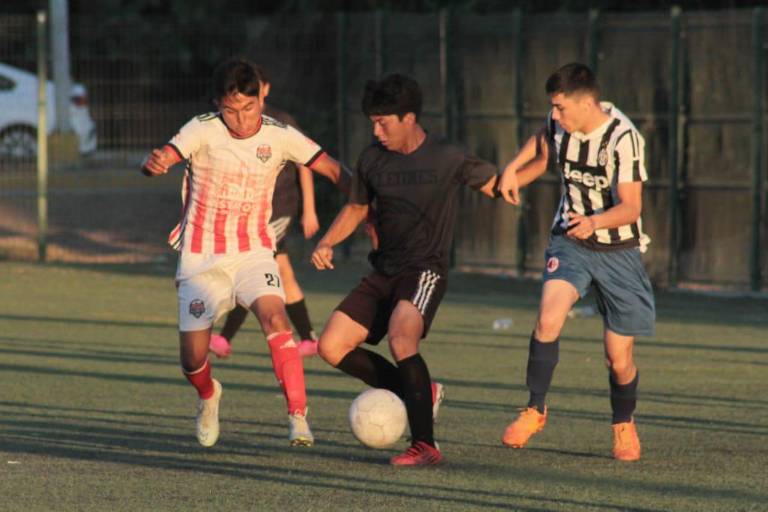 Pachuca CBTIS y D’portenis salen por el título de la Juvenil C