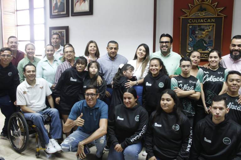 Abanderan a la Delegación Culiacán para la etapa Estatal de los Nacionales