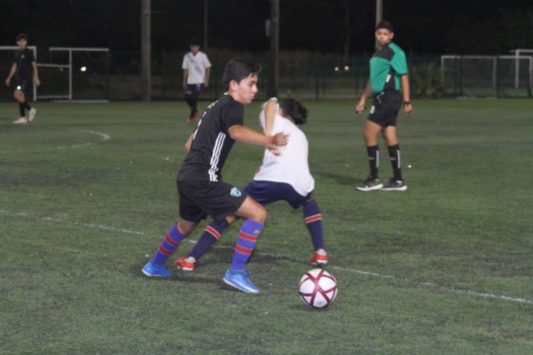 Anglo Moderno sale bien librado en la Liga de Futbol Juvenil C de Mazatlán