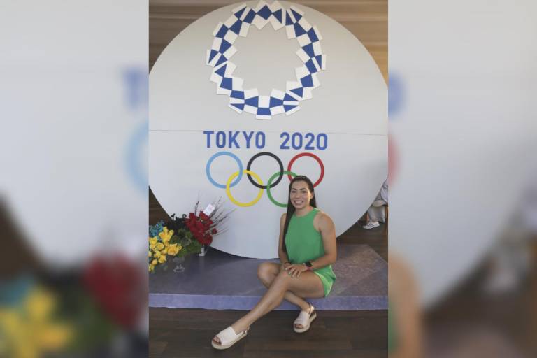 Reciben con aplausos a la ciclista sinaloense, Daniela Gaxiola