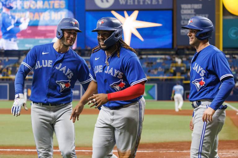 Vladimir Guerrero y los Azulejos aplastaron a Rays ¡con 20 carreras!
