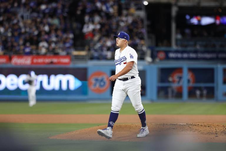 Julio Urías luce efectivo para sumar su segunda victoria en fila de la temporada