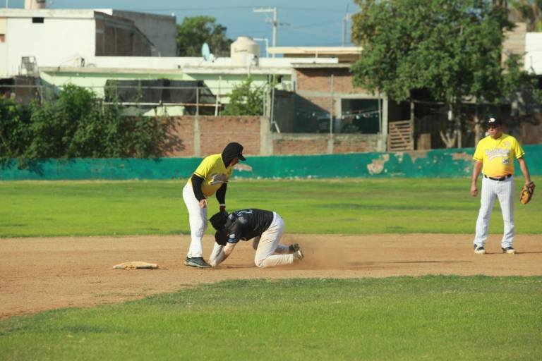 Iguala Pakistán serie de playoffs en Liga CB del Polluelos
