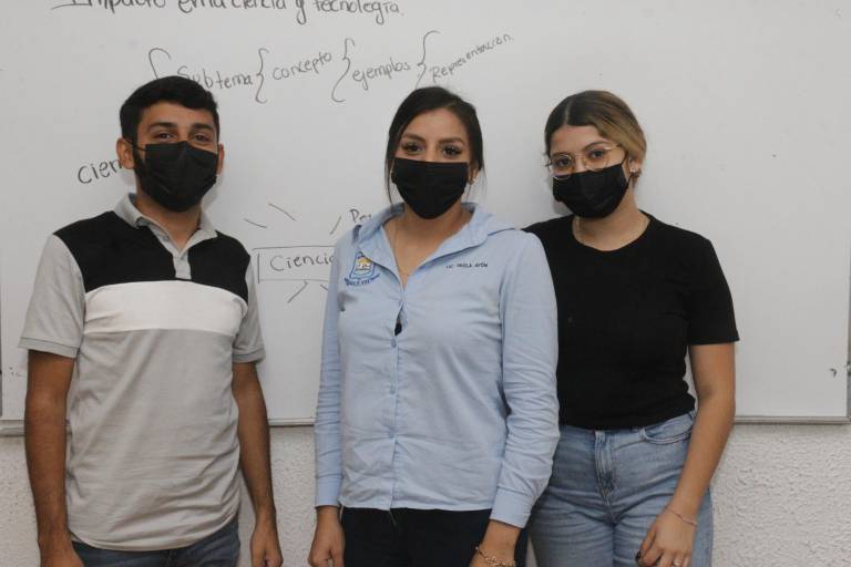 Dan alumnos la bienvenida al nuevo ciclo escolar 2022-2023